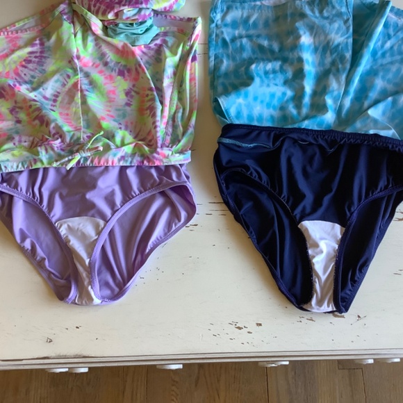 Bundle of 2 Girl’s Land’s End colorburst + tie dyed swimsuits swim wear XL 14 16 - Picture 11 of 11